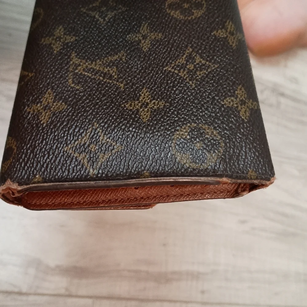 Louis Vuitton Brown Monogram Clutch